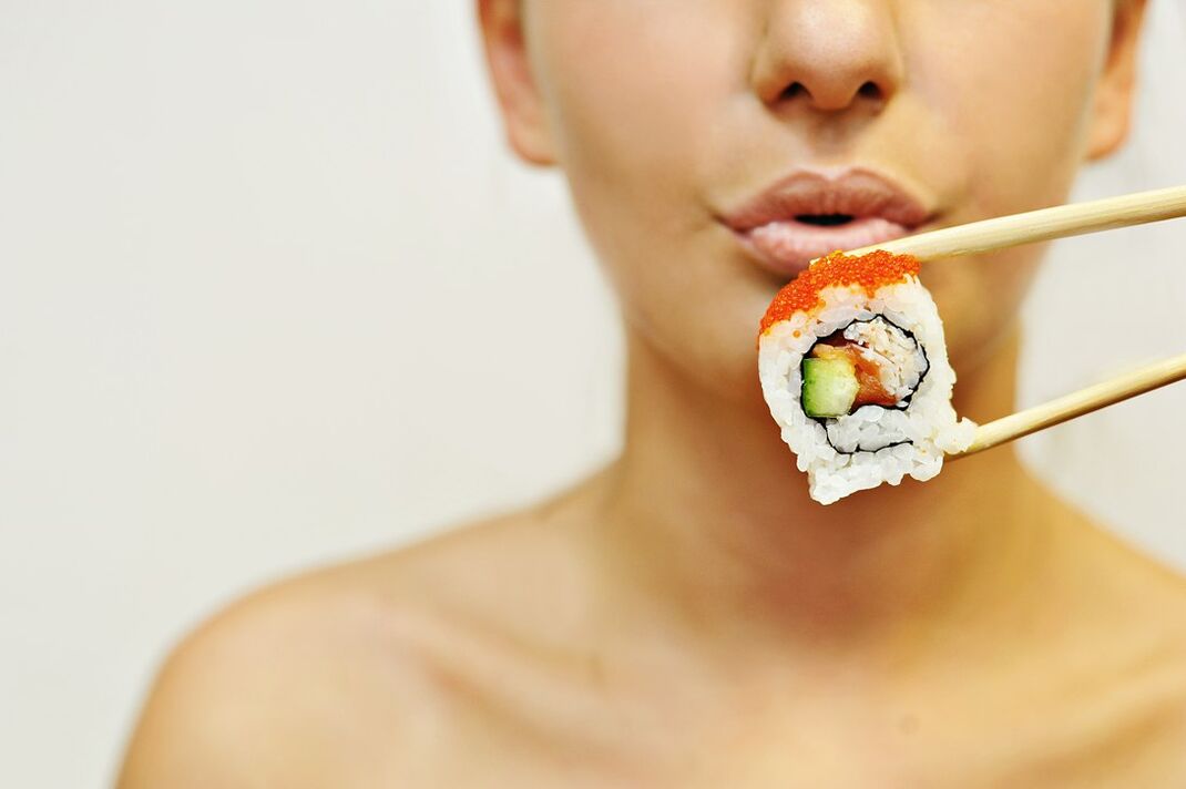 вживання суші на японській дієті